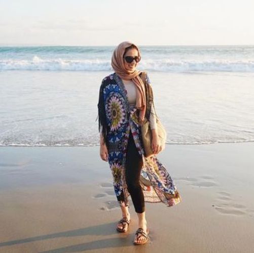 Hijab outfits for the beach | Beach outfit women, Hijab fashion .