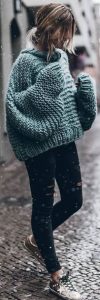 15 Cute Crop Top Sweater Outfits To Wear This Winter - Society