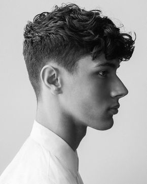 35 Cool Men's Hairstyles + Haircuts (2020 Update) | Wavy hair men .