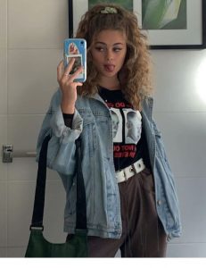 Curly hair, outfit - LadyStyle | Aesthetic clothes, Fashion .
