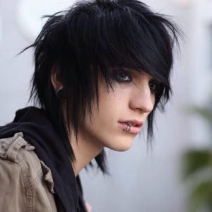 File:Emo-Hairstyles-for-Guys-with-Thin-Hair.jpg - Wikimedia Commo