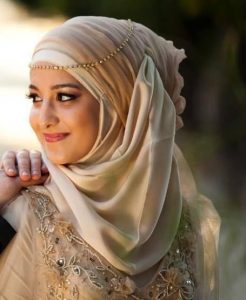 Hijab Accessories-25 ways to Accessorize Hijab With Jewelry | How .
