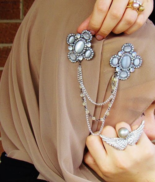 Hijab Accessories-25 ways to Accessorize Hijab With Jewelry .
