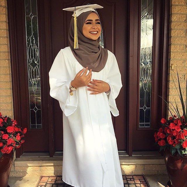 graduation white gown with brown hijab | Muslim outfits .