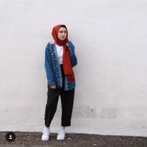 How to wear the oversized jean jackets with hijab – Just Trendy .