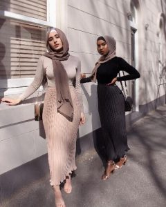 Stylish Hijab Outfit Ideas That Are in Line with the Latest .