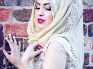 Maang Tikka With Hijab – 17 Ways To Wear Hijab With Maatha Patti .
