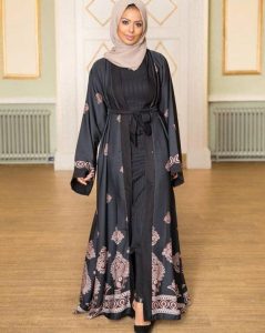 Modern Abaya Styles 2020 -50 Best Abaya Designs on Instagr