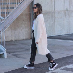 Successful Outfit | Casual winter outfits, Black converse outfits .