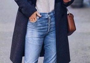 Winter #Outfits / Navy Blue Coat - Crop Jeans .