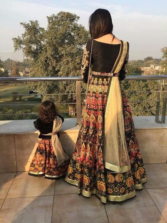 25 Coolest Matching Outfits For Pakistani Mother Daughter - Part 2 .