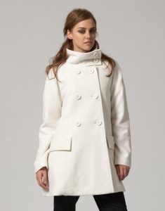 15 Stylish and Cozy Women Long Coats 20