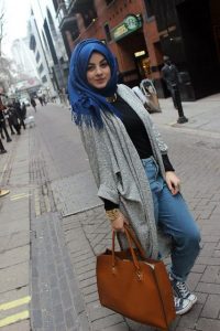 40 Stylish Ways to Wear Hijab with Jeans for Chic look | Hijab .