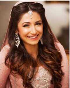 25 Trending Hairstyles For Walima Functions In 2020 | Long hair .