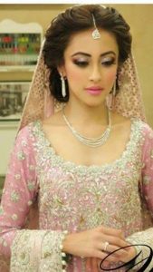 25 Trending Hairstyles For Walima Functions In 2020 | Indian .