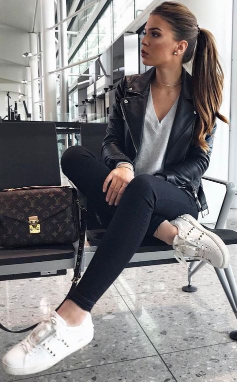 25 best airport style winter outfits to copy to your next flight .